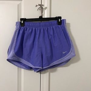 New, women’s Nike tempo running shorts